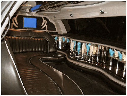 Chauffeur stretch Lincoln limo hire interior in London, Berkshire, Surrey, Buckinghamshire, Hertfordshire, Essex, Kent, Hampshire, Northamptonshire